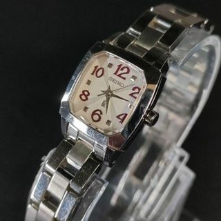 SEIKO - 美品【稼働品】SEIKO　セイコー　ルキア　1F21　6P石　シルバー ホワイト