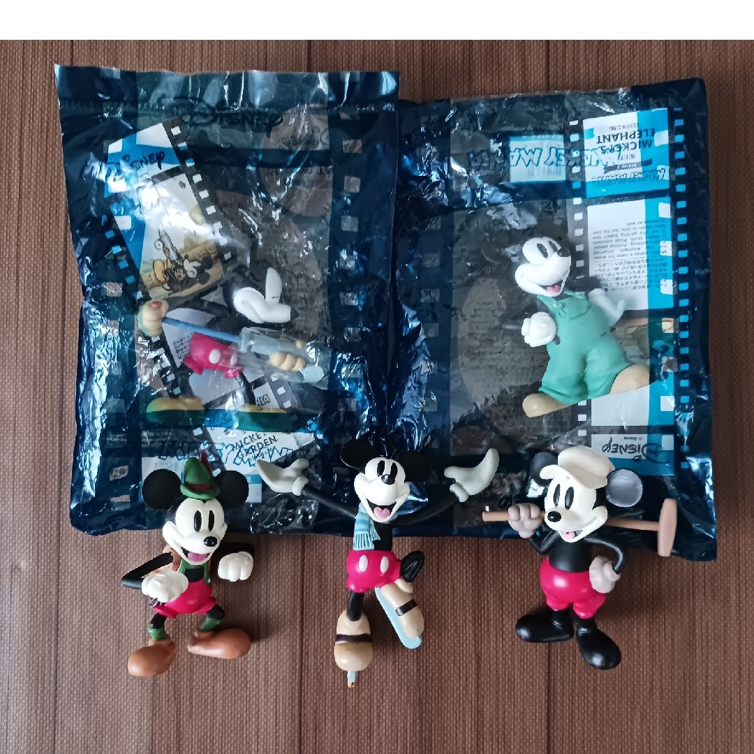 Disney(ディズニー)のディズニー　MICKEY MANIA　５体セット エンタメ/ホビーのおもちゃ/ぬいぐるみ(キャラクターグッズ)の商品写真