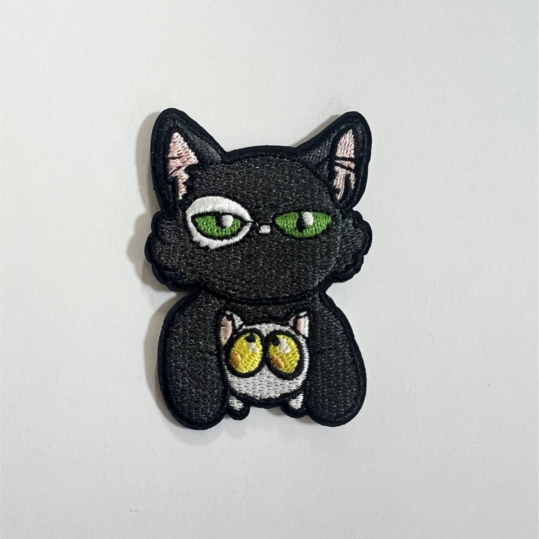 黒猫 ブラック ネコ 猫好き 刺繍ワッペン 1枚 ハンドメイドの素材/材料(各種パーツ)の商品写真