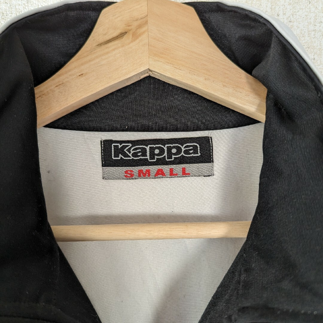 Kappa(カッパ)のカッパ ジャージ上 トラックトップ 白/黒 モノトーン オミニテープロゴ メンズのトップス(ジャージ)の商品写真