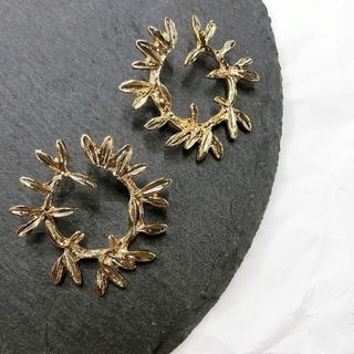 【新商品】再入荷なし！ピアス　ゴールド　大ぶりピアス(ピアス)