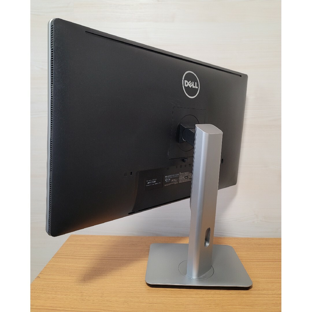 値下げ　格安 美品！DELL P2715Q 27インチ4Kモニター スマホ/家電/カメラのPC/タブレット(ディスプレイ)の商品写真