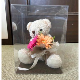 クマのぬいぐるみ お花付き クリア箱付き(ぬいぐるみ/人形)