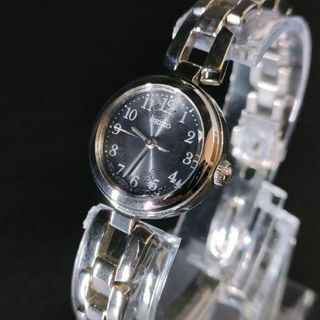 セイコー(SEIKO)の極美品【稼働品】SEIKO　セイコー　V117　ブラック　シルバー　ソーラー(腕時計)