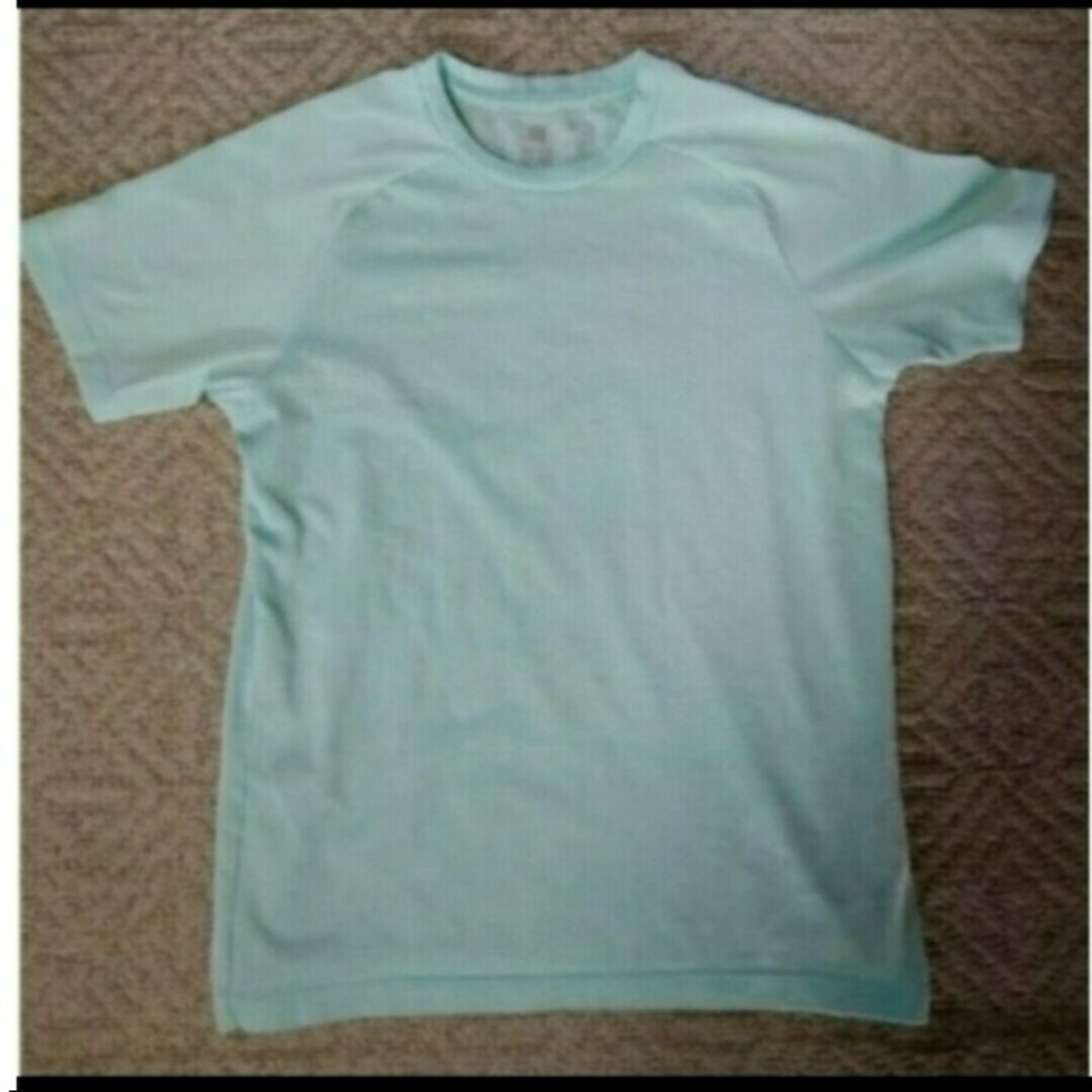UNIQLO(ユニクロ)のUNIQLO半袖Tシャツ150cm キッズ/ベビー/マタニティのキッズ服女の子用(90cm~)(Tシャツ/カットソー)の商品写真