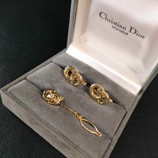 クリスチャンディオール(Christian Dior)の【美品】Dior　ディオール　カフス・タイピンセット　ゴールド　ロゴ　タイタック(ネクタイピン)