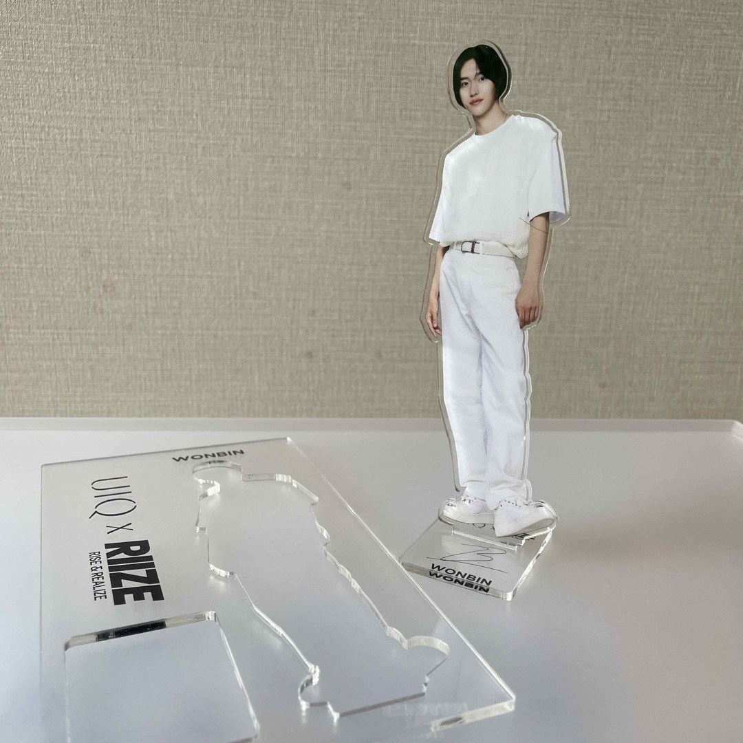 【交渉可能】RIIZE ウォンビン　アクスタ　UIQ エンタメ/ホビーのCD(K-POP/アジア)の商品写真