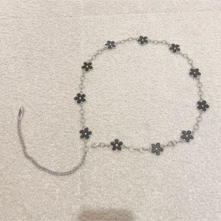 チェーンベルト　花のモチーフ　黒　美品❣️