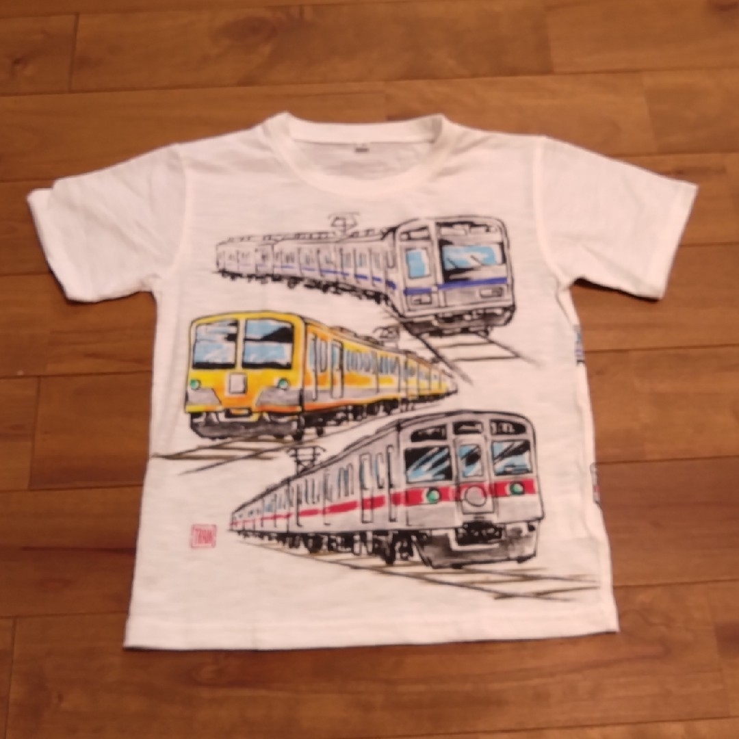 西松屋 電車柄 半袖Tシャツ 120サイズ キッズ/ベビー/マタニティのキッズ服男の子用(90cm~)(Tシャツ/カットソー)の商品写真