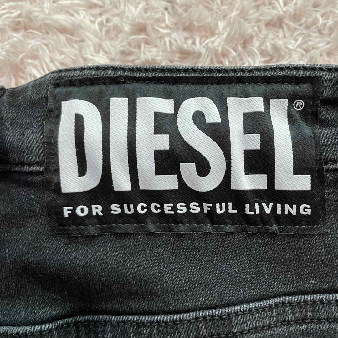 DIESEL(ディーゼル)のディーゼル　PENCIL-ZIP デニムスカート　ブラック　タイト　サイズM レディースのスカート(ひざ丈スカート)の商品写真