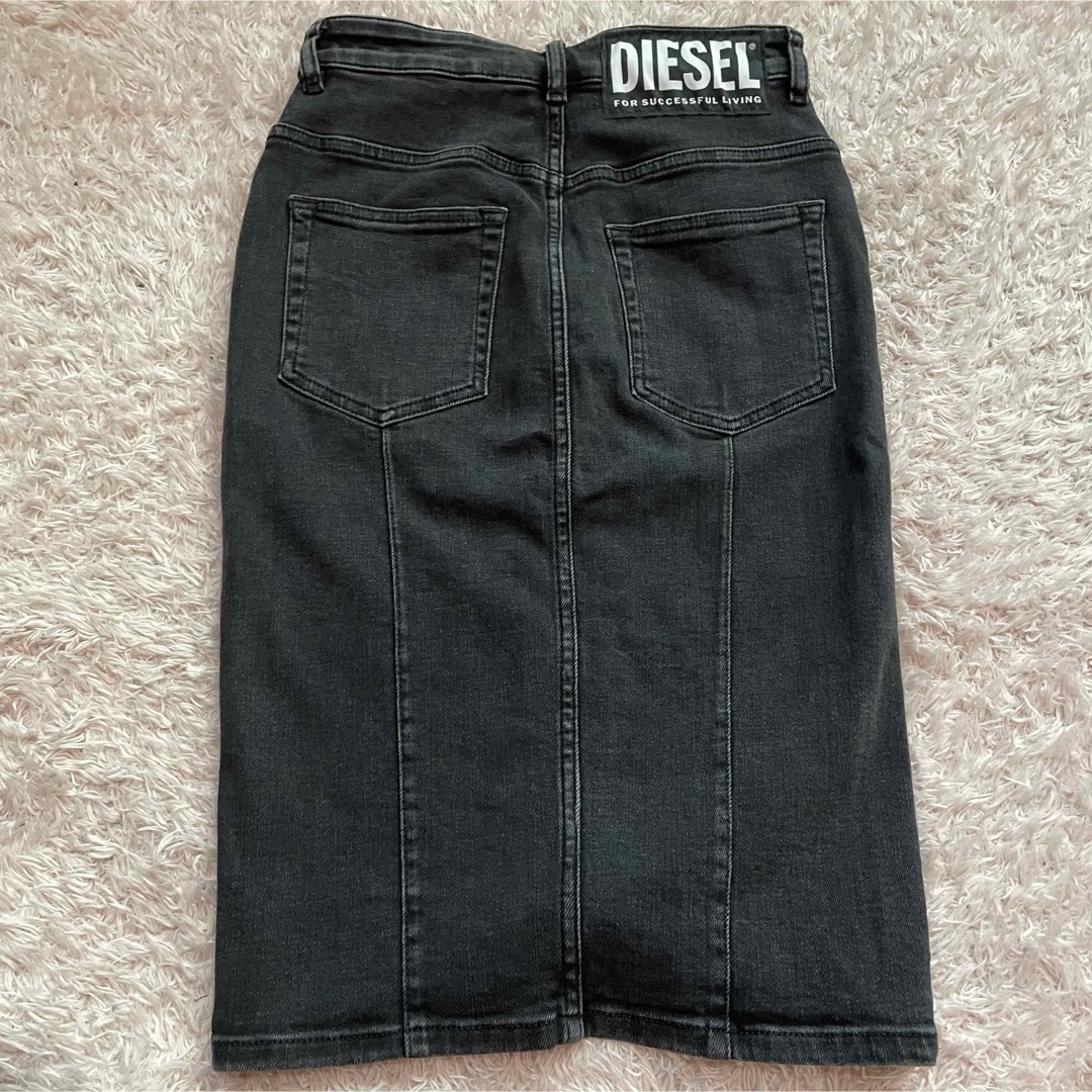 DIESEL(ディーゼル)のディーゼル　PENCIL-ZIP デニムスカート　ブラック　タイト　サイズM レディースのスカート(ひざ丈スカート)の商品写真