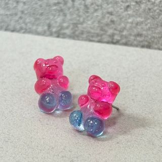 ハンドメイドピアス ハリボーグミ 3Dくま ぷっくり ユートピア(ピアス)