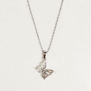 ペンダントステンレスネックレス BUTTERFLY   SILVER(ネックレス)