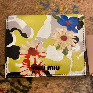 ミュウミュウ(miumiu)のmiumiu ミュウミュウ  コンパクトウォレット(財布)