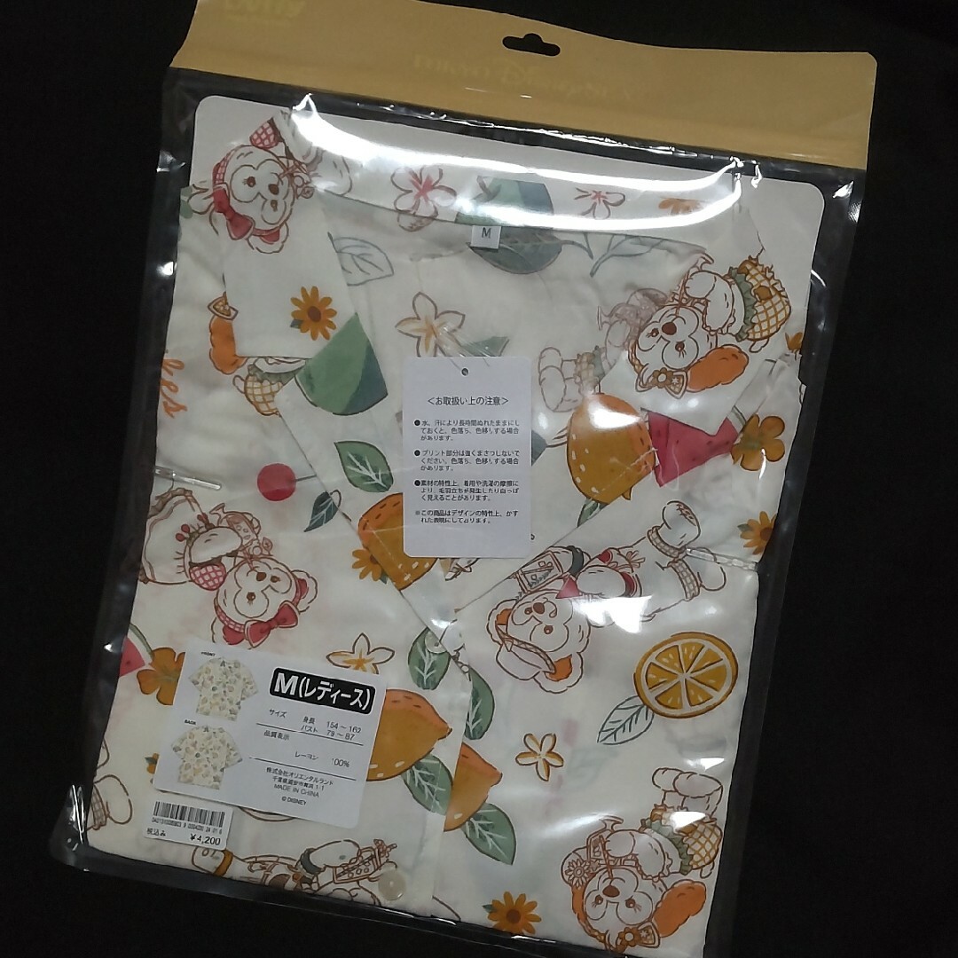 Disney(ディズニー)のDisney　アロハシャツ　ティスティサマーサプライズ　ダッフィーフレンズ レディースのトップス(Tシャツ(半袖/袖なし))の商品写真