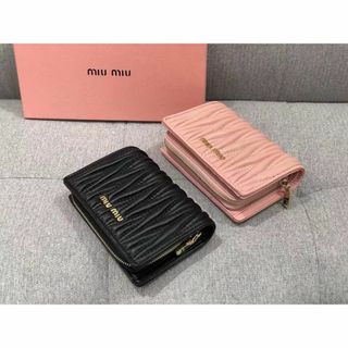 ミュウミュウ(miumiu)のmiumiu美品ミュウミュウ財布です(その他)