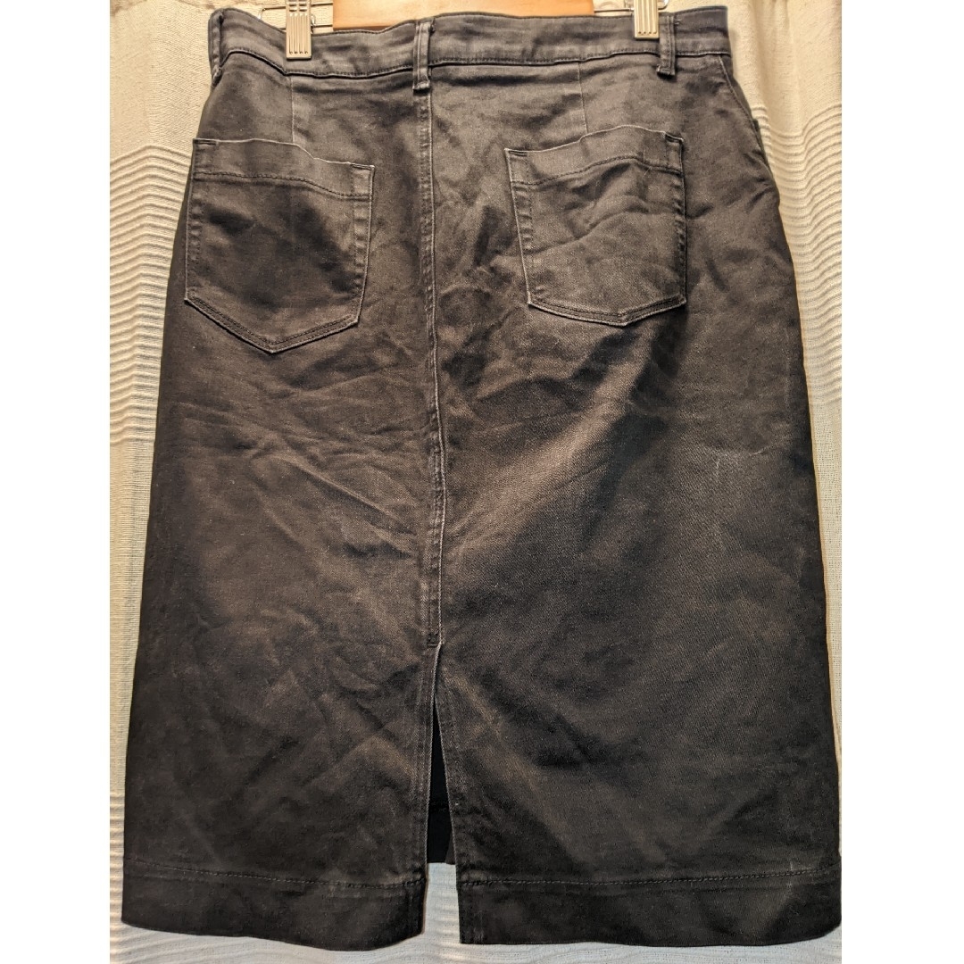 UNIQLO(ユニクロ)のユニクロ　ウルトラ ストレッチ デニム ペンシル スカート 黒　Ｗ67 1405 レディースのスカート(ひざ丈スカート)の商品写真