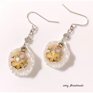 大人可愛い♡ 上品　お花と揺れる 花びらピアス・イヤリング(ピアス)