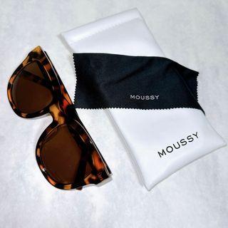 マウジー(moussy)のMOUSSY マウジー サングラス ブラウン+ケース付き(サングラス/メガネ)