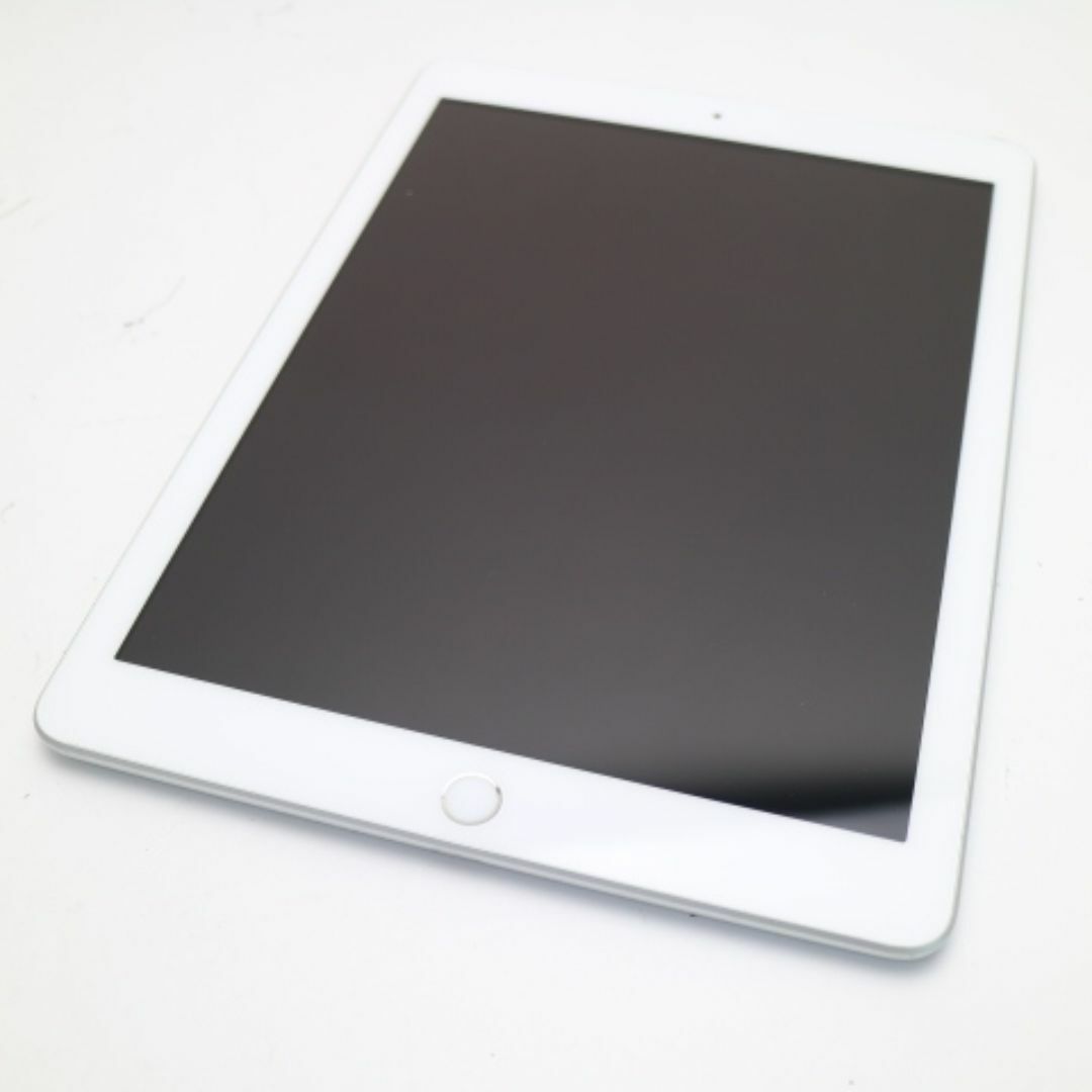 Apple(アップル)のiPad 第6世代 Wi-Fi 32GB シルバー  M222 スマホ/家電/カメラのPC/タブレット(タブレット)の商品写真