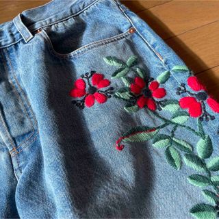 Gucci - ⚫︎GUCCIグッチ赤花刺繍デニム