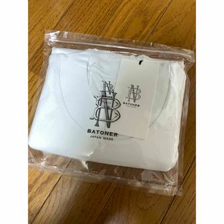 バトナー(BATONER)の新品未使用タグ付き！白 BATONER バトナー モックネックパックtシャツ(Tシャツ/カットソー(半袖/袖なし))