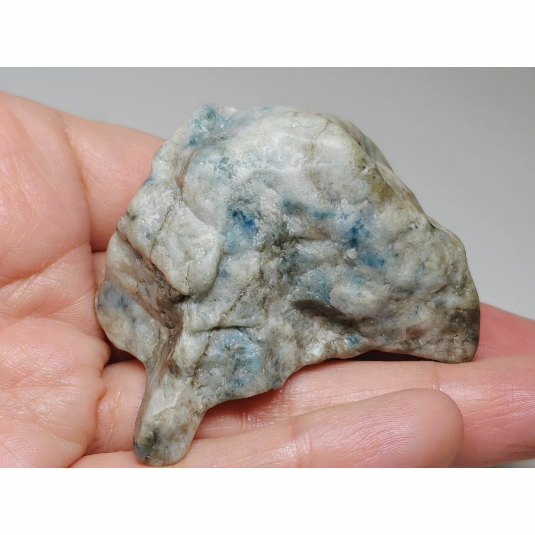 コン沢 102g 翡翠 ヒスイ 翡翠原石 原石 鉱物 鑑賞石 自然石 誕生石