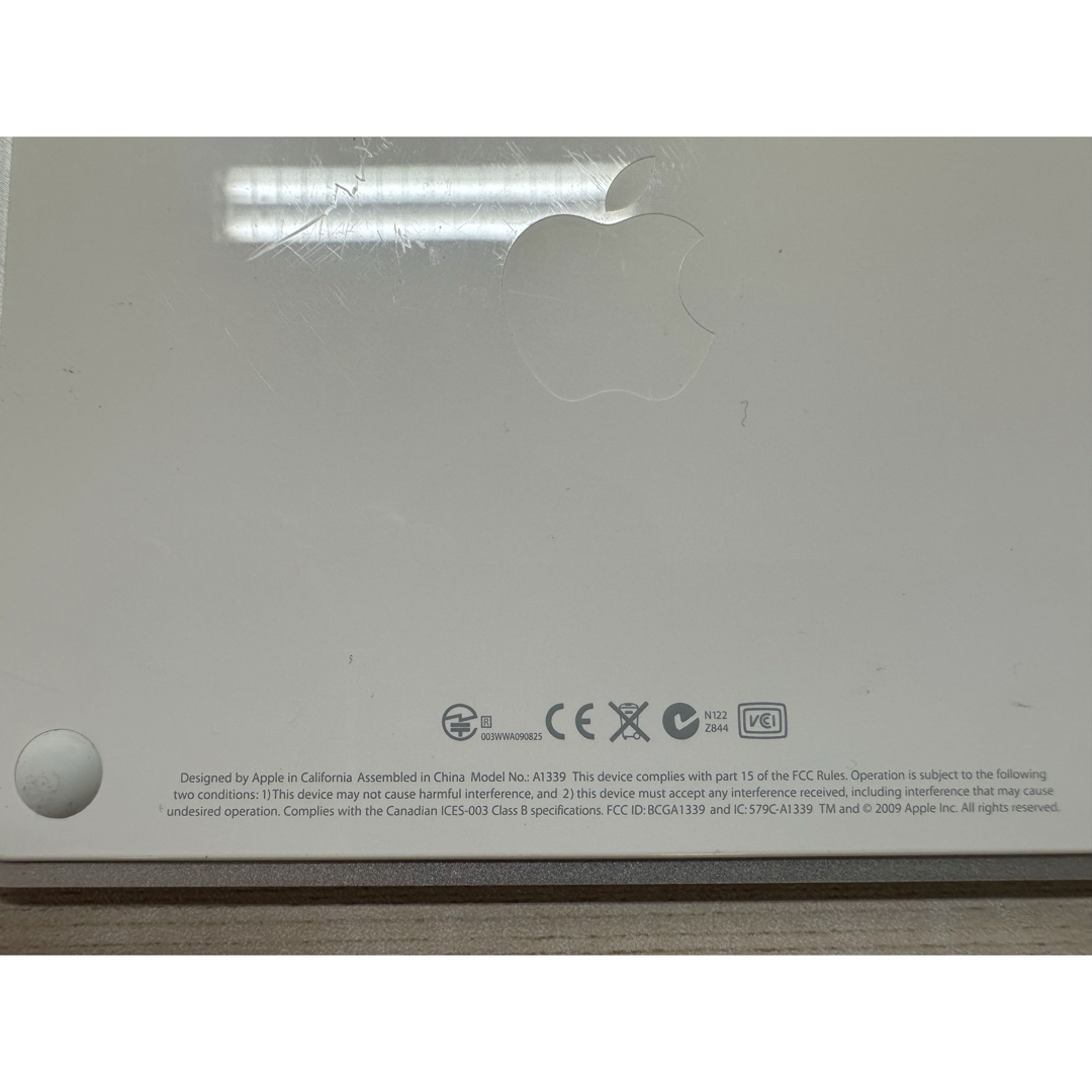 Apple(アップル)のMagic Keyboard & Magic Trackpad 2009 スマホ/家電/カメラのPC/タブレット(PC周辺機器)の商品写真