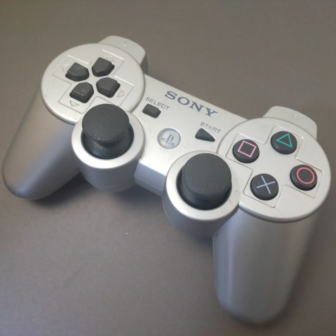 PlayStation3(プレイステーション3)の安心の整備済み！◆PS3コントローラー DUALSHOCK3◆中古◆49 エンタメ/ホビーのゲームソフト/ゲーム機本体(その他)の商品写真