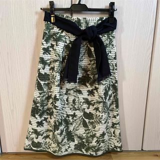 ジルスチュアート(JILLSTUART)の新品タグ付 ジルスチュアート エルザリーフ柄フレアスカート ロングスカート S(ロングスカート)