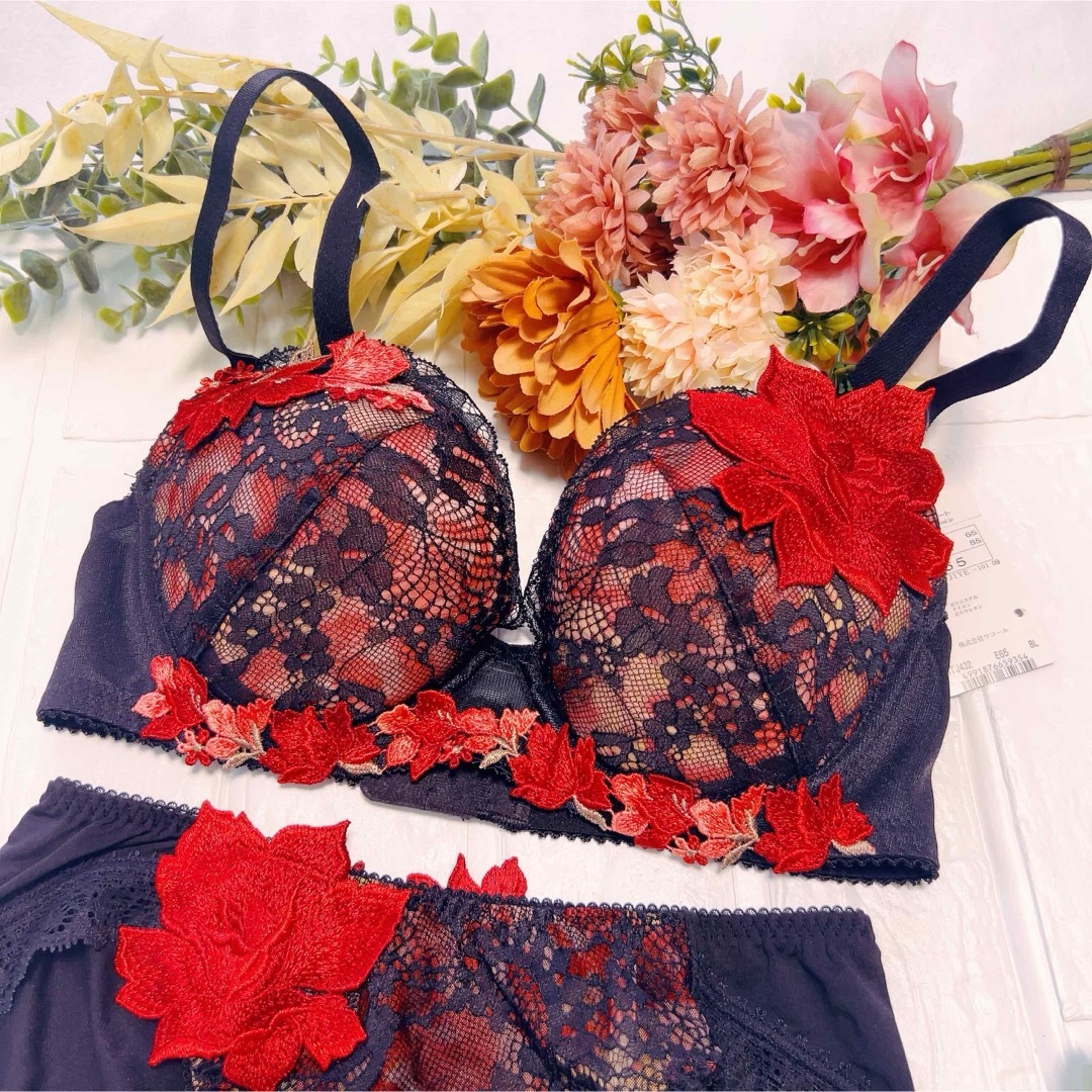Wacoal サルート ブラジャーショーツセット 気に入っ Wacoal サルート ブラジャーショーツセット 気に入っ