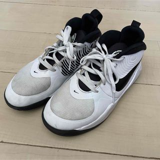 ナイキ(NIKE)のNIKE ナイキ バスケットシューズ バッシュ 22.5cm ホワイト ブラック(バスケットボール)