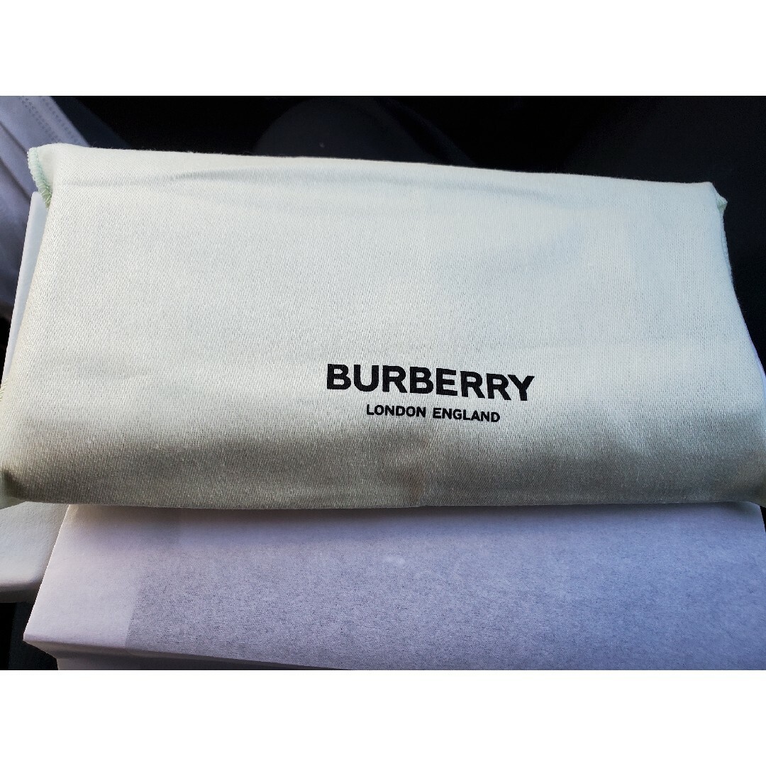 BURBERRY(バーバリー)のBURBERRY★長財布ラッピングショッパーセット レディースのバッグ(ショップ袋)の商品写真