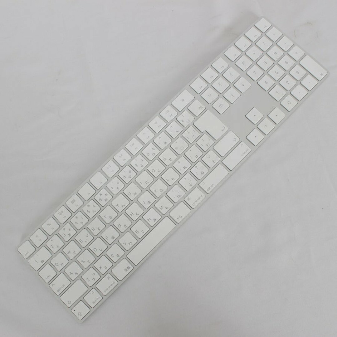 Apple(アップル)の【美品】Apple Magic Keyboard MQ052J/A シルバー テンキー付き JIS マジックキーボード アップル 本体 スマホ/家電/カメラのPC/タブレット(PC周辺機器)の商品写真