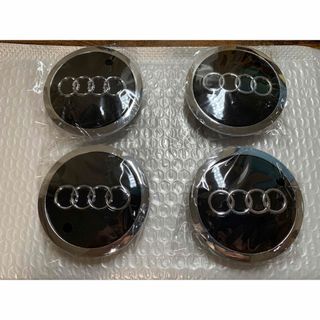 アウディ(AUDI)のアウディ   ホイールセンターキャップ　4個セット　直径 69MM  ブラック(車外アクセサリ)