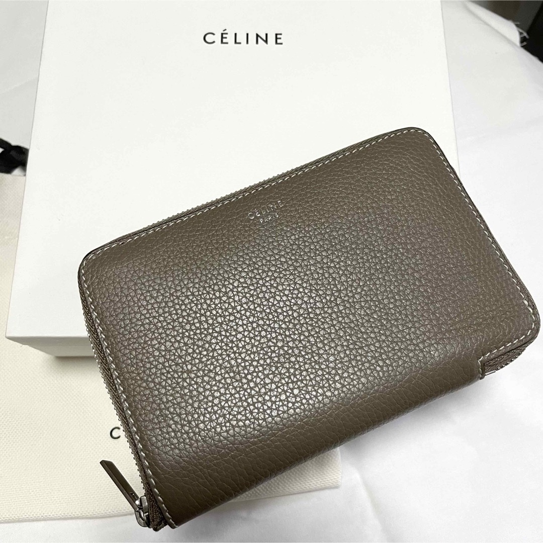 celine(セリーヌ)のセリーヌ　CELINE  財布　ミディアム　スーリー　二つ折り財布　ウォレット レディースのファッション小物(財布)の商品写真