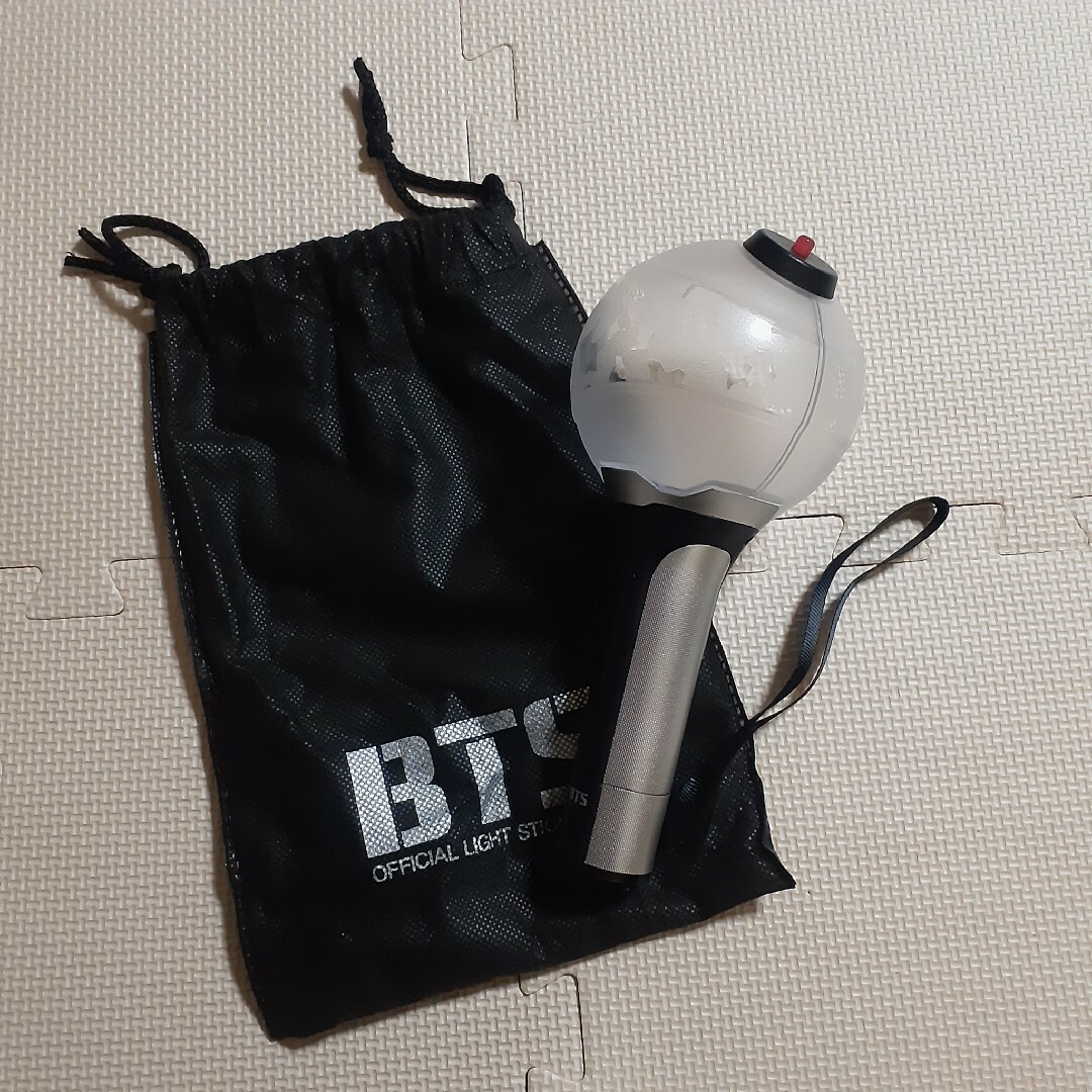 防弾少年団(BTS)(ボウダンショウネンダン)の★お値下げ中★BTS　アミボム　ver.2　中古　箱なし エンタメ/ホビーのタレントグッズ(アイドルグッズ)の商品写真