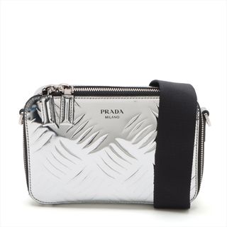 プラダ(PRADA)のプラダ ブリック パテントレザー  シルバー メンズ ショルダーバッグ(ショルダーバッグ)