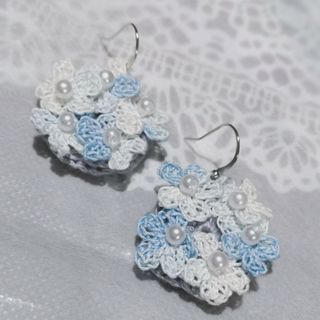 お花のピアス 水色(ピアス)