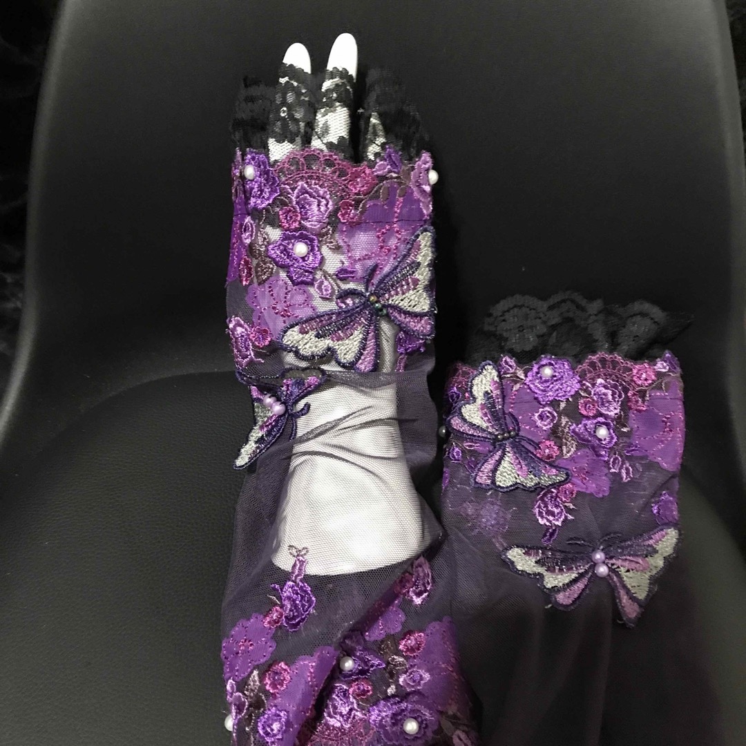 おしゃれアームカバー　ロング　パープルローズ　蝶々 ハンドメイドのファッション小物(手袋)の商品写真