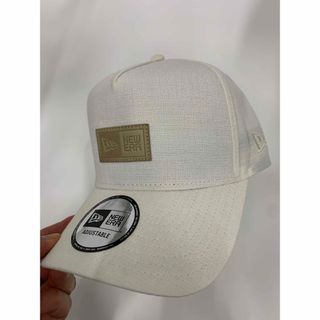 ニューエラー(NEW ERA)のニューエラ  リネン　レザーパッチ　9forty ストラップキャップ(キャップ)