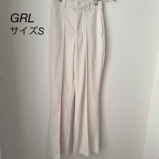 GRL - GRL センターピンタックフレアパンツ　アイボリー  Sサイズ