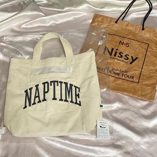 トリプルエー(AAA)のNaptimeコーデュロイBAG-IVORY ＋Nissy テイクアウトバッグ(ミュージシャン)