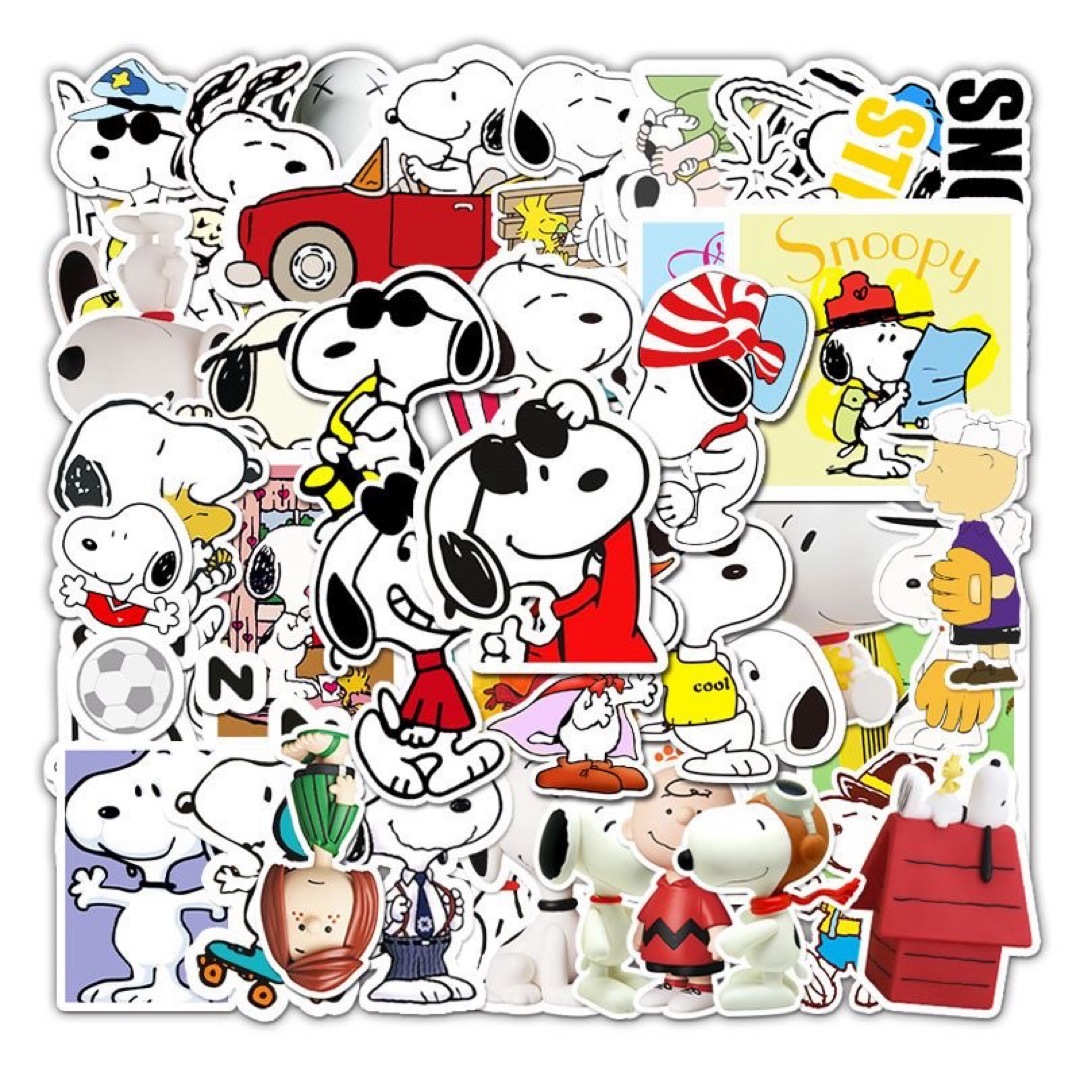 お得！５０枚　ステッカー　スヌーピー　　防水　ストリート　Snoopy エンタメ/ホビーのおもちゃ/ぬいぐるみ(キャラクターグッズ)の商品写真