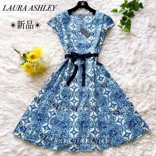 LAURA ASHLEY - 新品タグ付き✨ローラアシュレイ　ワンピース　ウエストリボン　花柄　青　11 Ｌ