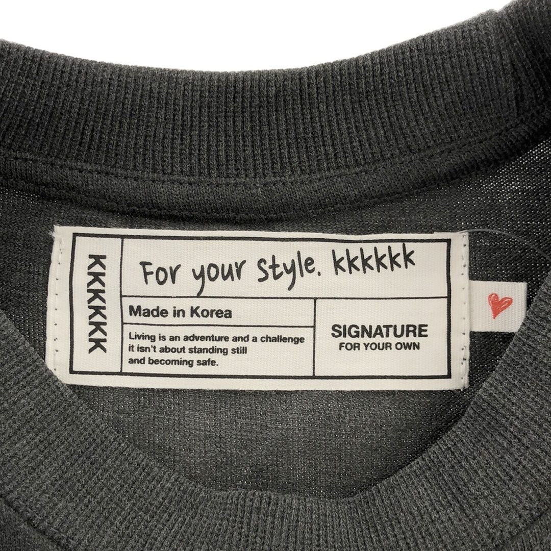 KKKKKK(ケーケーケーケーケーケー)のKKKKKK ケーケーケーケーケーケー スワロメッセージデザインTシャツ  チャコール 1 メンズのトップス(Tシャツ/カットソー(半袖/袖なし))の商品写真