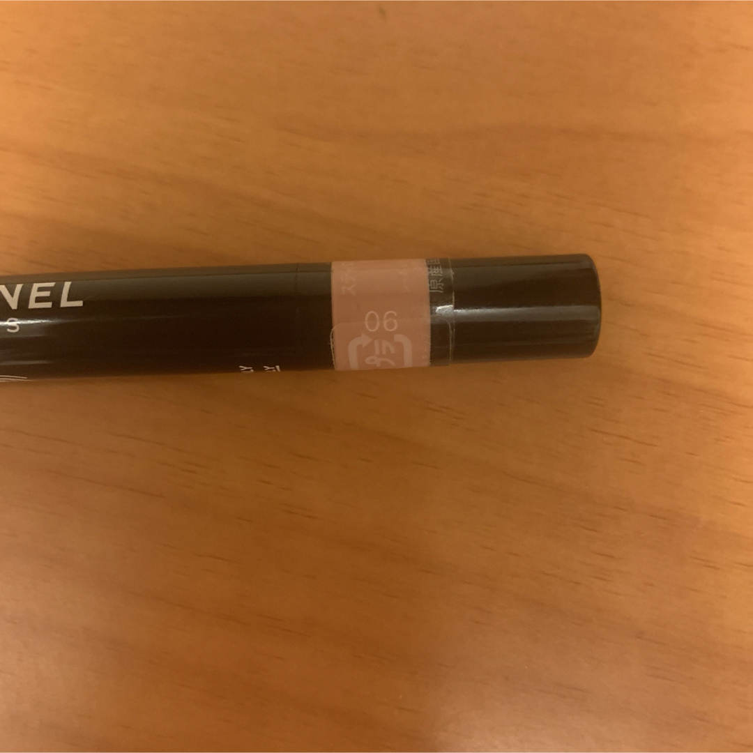 CHANEL(シャネル)のCHANEL スティロ オンブル エ コントゥール 06 ヌードエクラ コスメ/美容のベースメイク/化粧品(アイシャドウ)の商品写真