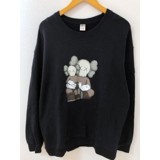 UNIQLO - UNIQLO（ユニクロ）341-467773　KAWS　カウズ　スウェット　トレーナー【E3071-007】