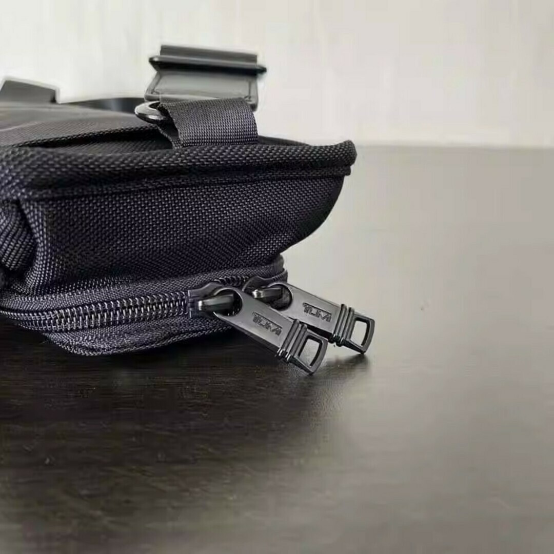 TUMI(トゥミ)のTUMI Alpha コンパクト スリング メンズのバッグ(バッグパック/リュック)の商品写真