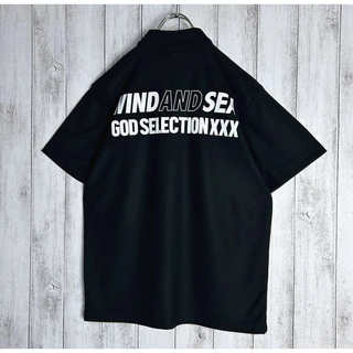 ウィンダンシー(WIND AND SEA)のWIND AND SEA GOD SELECTION XXX コラボ ポロシャツ(ポロシャツ)